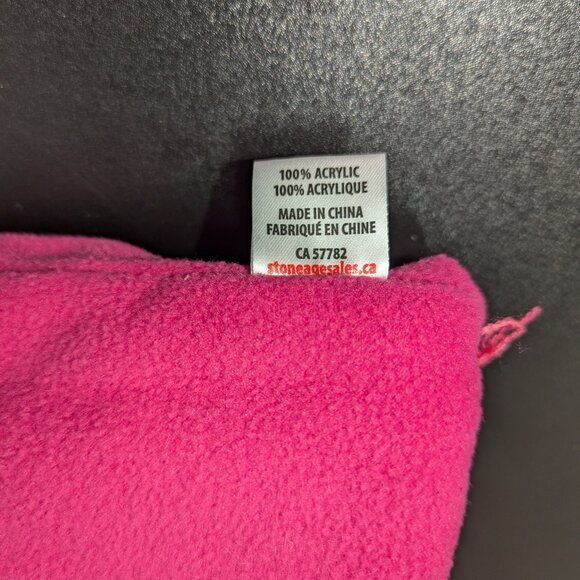 CANADA HOT PINK BEANIE WITH MAPLE LEAF DETAILS - EUC - Picture 5 of 5